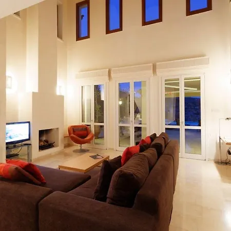 “you Have Found The Perfect Luxury With Infinity Pool″ - Andromeda Villa